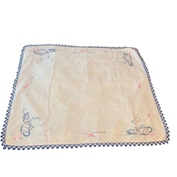 Vintage Linen Tea Towel Embroidered Tea Pots and Floral Country Farmhouse - Picture 1 of 9